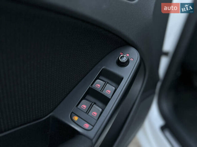 Белый Ауди А4, объемом двигателя 1.8 л и пробегом 227 тыс. км за 9300 $, фото 24 на Automoto.ua