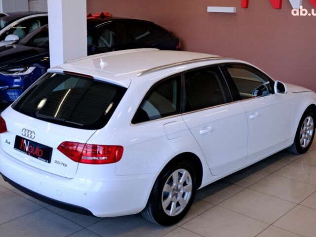 Білий Ауді А4, об'ємом двигуна 2 л та пробігом 228 тис. км за 9900 $, фото 4 на Automoto.ua