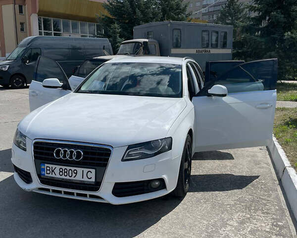 Белый Ауди А4, объемом двигателя 2.7 л и пробегом 288 тыс. км за 9800 $, фото 8 на Automoto.ua