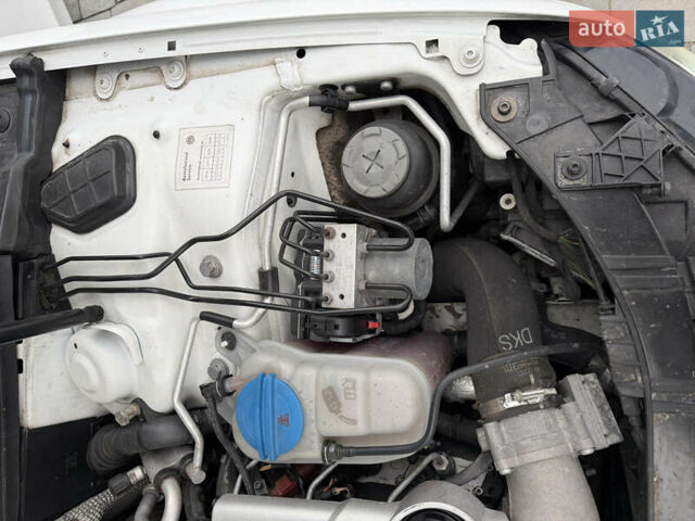 Белый Ауди А4, объемом двигателя 2.7 л и пробегом 294 тыс. км за 8950 $, фото 26 на Automoto.ua