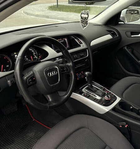 Белый Ауди А4, объемом двигателя 2.7 л и пробегом 294 тыс. км за 8950 $, фото 13 на Automoto.ua