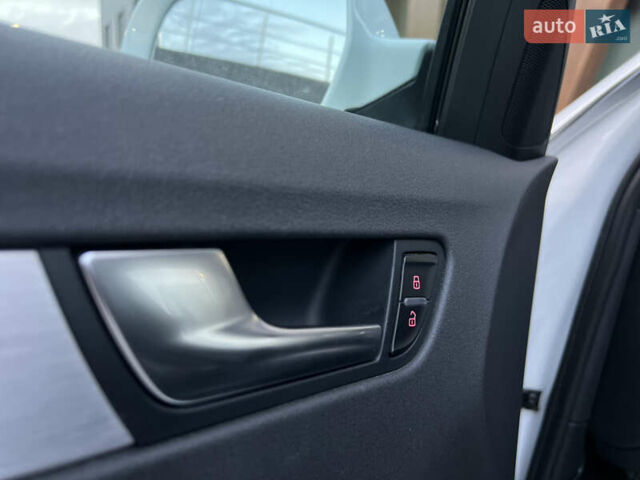 Белый Ауди А4, объемом двигателя 1.8 л и пробегом 227 тыс. км за 9300 $, фото 25 на Automoto.ua