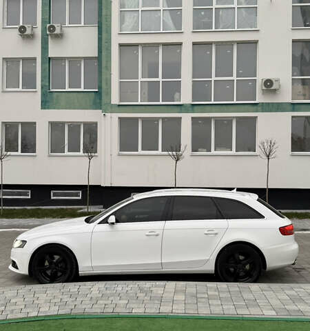 Белый Ауди А4, объемом двигателя 2.7 л и пробегом 294 тыс. км за 8950 $, фото 7 на Automoto.ua