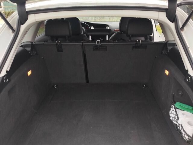 Белый Ауди А4, объемом двигателя 2 л и пробегом 170 тыс. км за 13000 $, фото 11 на Automoto.ua