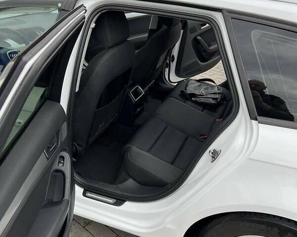Белый Ауди А4, объемом двигателя 2 л и пробегом 251 тыс. км за 10700 $, фото 5 на Automoto.ua