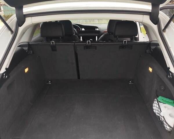 Белый Ауди А4, объемом двигателя 2 л и пробегом 170 тыс. км за 13000 $, фото 10 на Automoto.ua