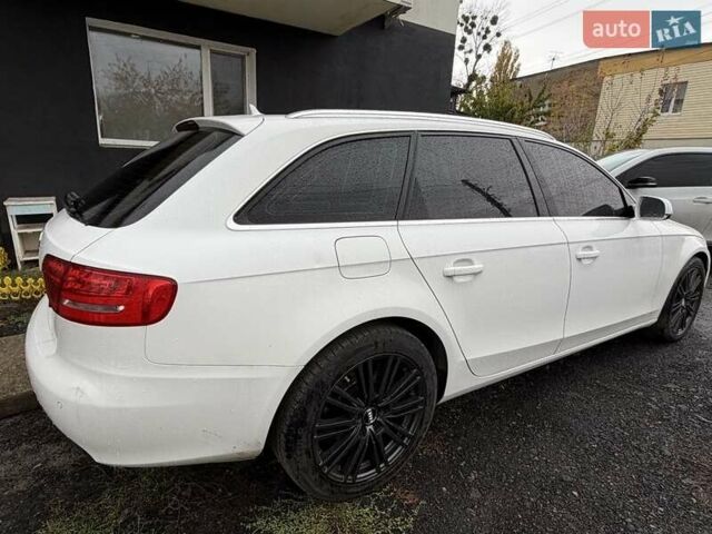 Белый Ауди А4, объемом двигателя 2 л и пробегом 261 тыс. км за 11300 $, фото 2 на Automoto.ua
