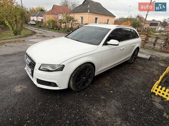 Белый Ауди А4, объемом двигателя 2 л и пробегом 261 тыс. км за 11300 $, фото 7 на Automoto.ua