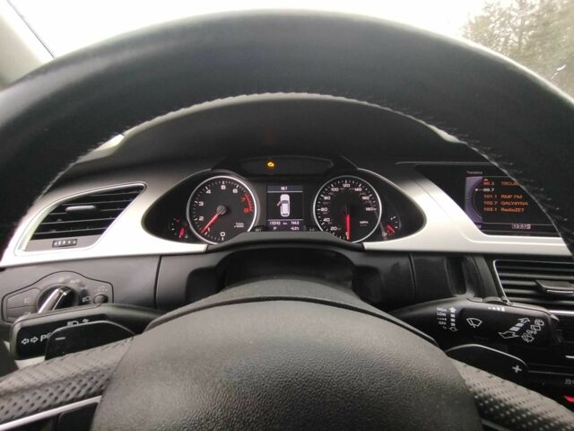 Белый Ауди А4, объемом двигателя 2 л и пробегом 170 тыс. км за 13000 $, фото 7 на Automoto.ua