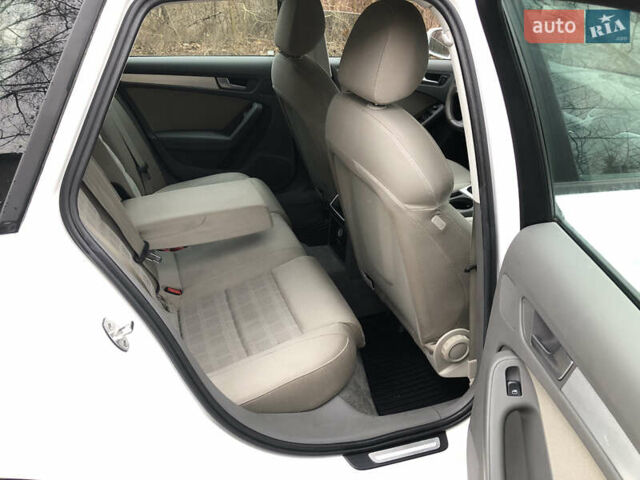 Белый Ауди А4, объемом двигателя 2 л и пробегом 210 тыс. км за 9500 $, фото 9 на Automoto.ua