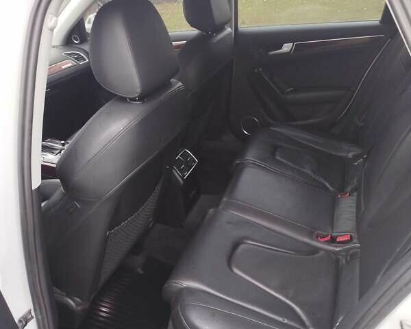 Белый Ауди А4, объемом двигателя 2 л и пробегом 170 тыс. км за 13000 $, фото 3 на Automoto.ua