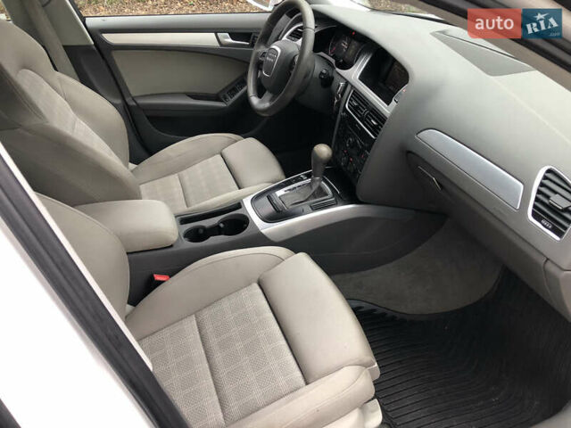 Белый Ауди А4, объемом двигателя 2 л и пробегом 210 тыс. км за 9500 $, фото 11 на Automoto.ua