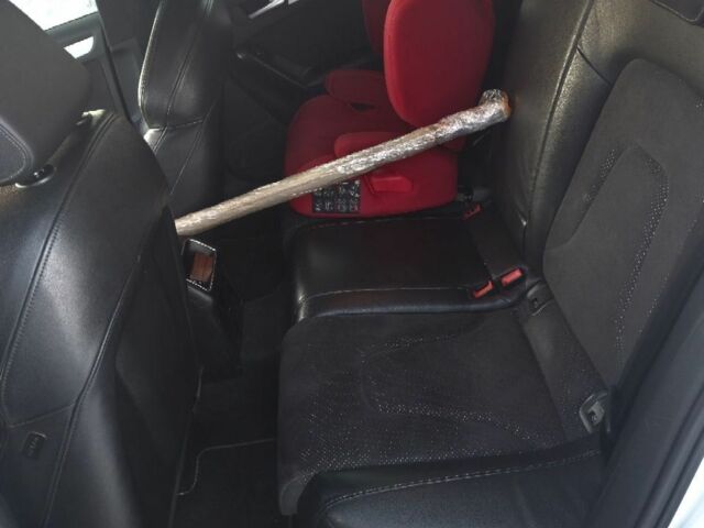 Білий Ауді А4, об'ємом двигуна 2 л та пробігом 307 тис. км за 12500 $, фото 7 на Automoto.ua