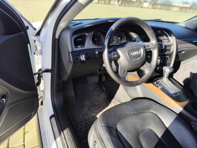 Белый Ауди А4, объемом двигателя 2 л и пробегом 240 тыс. км за 12500 $, фото 6 на Automoto.ua