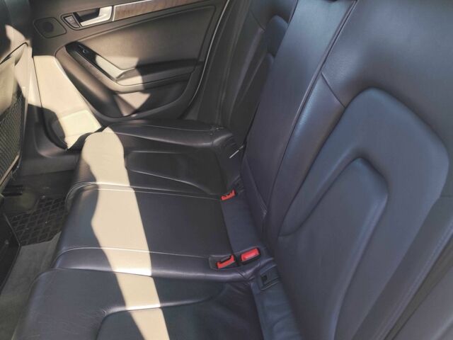 Белый Ауди А4, объемом двигателя 2 л и пробегом 240 тыс. км за 12500 $, фото 7 на Automoto.ua