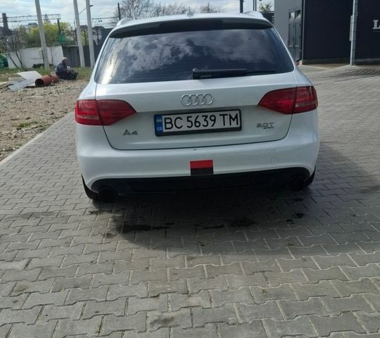 Білий Ауді А4, об'ємом двигуна 2 л та пробігом 246 тис. км за 9000 $, фото 14 на Automoto.ua