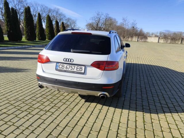 Белый Ауди А4, объемом двигателя 2 л и пробегом 240 тыс. км за 12500 $, фото 2 на Automoto.ua