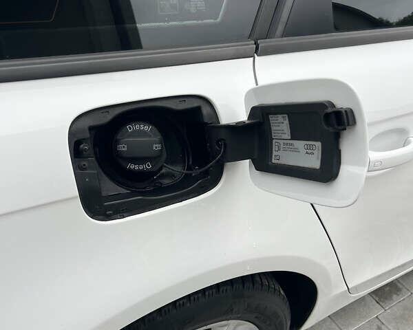 Білий Ауді А4, об'ємом двигуна 2 л та пробігом 325 тис. км за 12200 $, фото 11 на Automoto.ua