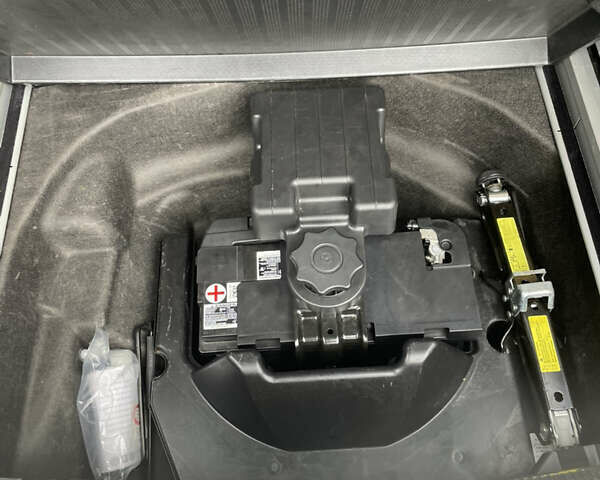 Білий Ауді А4, об'ємом двигуна 2 л та пробігом 325 тис. км за 12200 $, фото 41 на Automoto.ua