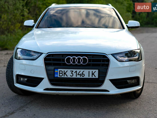 Белый Ауди А4, объемом двигателя 2 л и пробегом 293 тыс. км за 11600 $, фото 2 на Automoto.ua