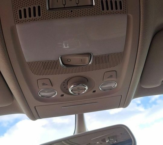 Білий Ауді А4, об'ємом двигуна 2 л та пробігом 246 тис. км за 9000 $, фото 45 на Automoto.ua
