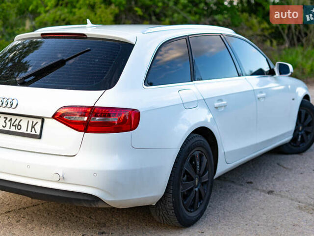 Белый Ауди А4, объемом двигателя 2 л и пробегом 293 тыс. км за 11600 $, фото 6 на Automoto.ua