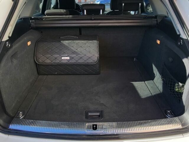 Білий Ауді А4, об'ємом двигуна 2 л та пробігом 240 тис. км за 10500 $, фото 9 на Automoto.ua