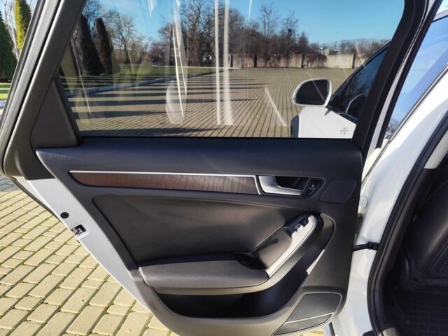 Белый Ауди А4, объемом двигателя 2 л и пробегом 240 тыс. км за 12500 $, фото 8 на Automoto.ua