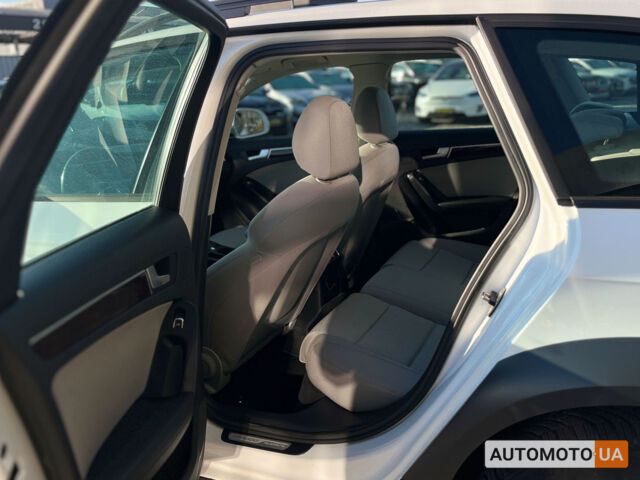 Білий Ауді А4, об'ємом двигуна 2 л та пробігом 85 тис. км за 14300 $, фото 24 на Automoto.ua