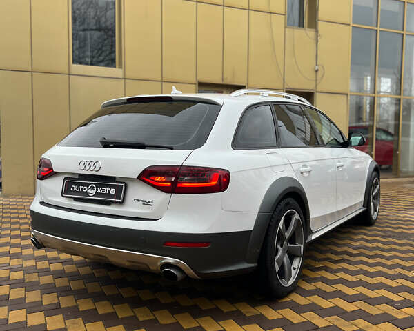 Белый Ауди А4, объемом двигателя 2 л и пробегом 165 тыс. км за 17000 $, фото 4 на Automoto.ua