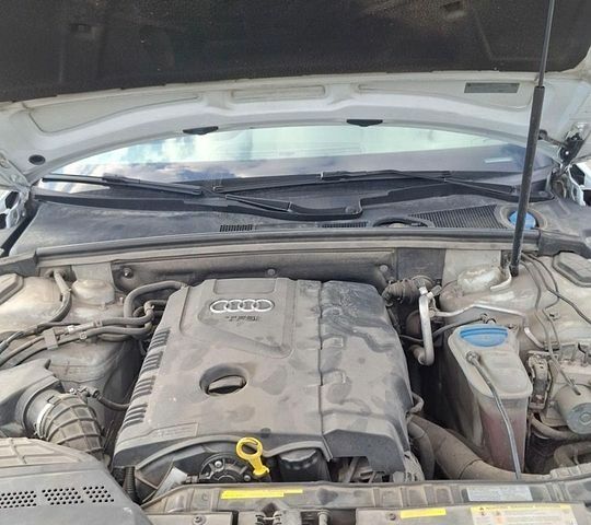 Білий Ауді А4, об'ємом двигуна 2 л та пробігом 246 тис. км за 9000 $, фото 41 на Automoto.ua