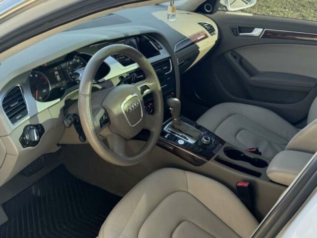 Белый Ауди А4, объемом двигателя 2 л и пробегом 246 тыс. км за 9800 $, фото 3 на Automoto.ua