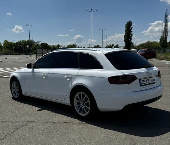 Белый Ауди А4, объемом двигателя 2 л и пробегом 290 тыс. км за 12999 $, фото 5 на Automoto.ua
