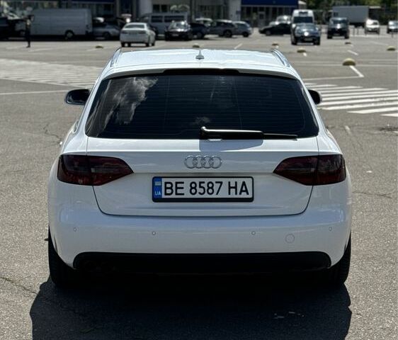 Белый Ауди А4, объемом двигателя 2 л и пробегом 290 тыс. км за 12999 $, фото 4 на Automoto.ua