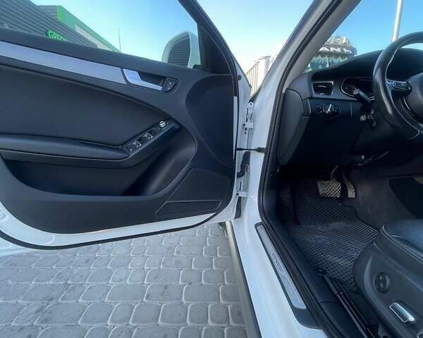 Белый Ауди А4, объемом двигателя 2 л и пробегом 226 тыс. км за 17300 $, фото 22 на Automoto.ua