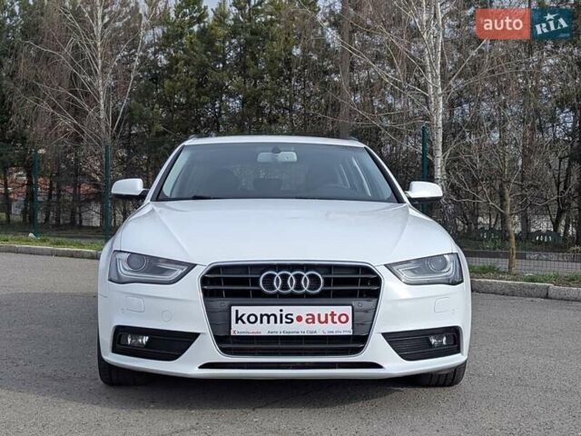 Белый Ауди А4, объемом двигателя 2 л и пробегом 266 тыс. км за 10999 $, фото 5 на Automoto.ua