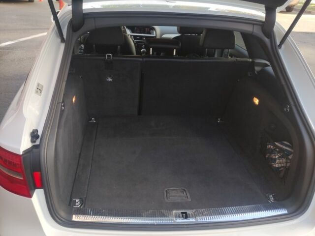 Белый Ауди А4, объемом двигателя 2 л и пробегом 189 тыс. км за 17800 $, фото 4 на Automoto.ua