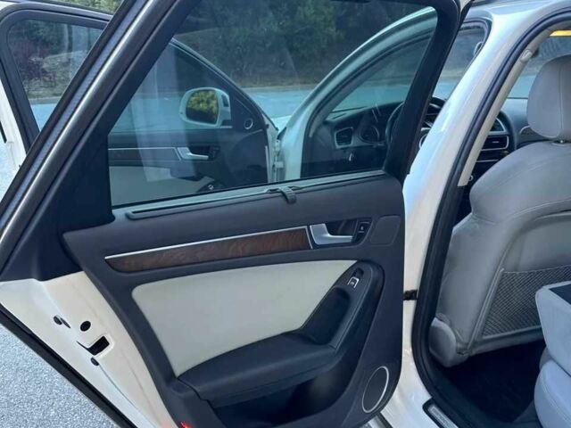 Білий Ауді А4, об'ємом двигуна 2 л та пробігом 64 тис. км за 3200 $, фото 10 на Automoto.ua