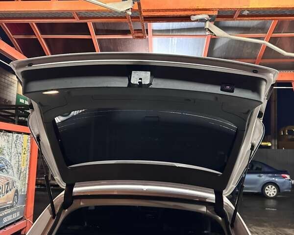 Білий Ауді А4, об'ємом двигуна 1.97 л та пробігом 273 тис. км за 15000 $, фото 11 на Automoto.ua