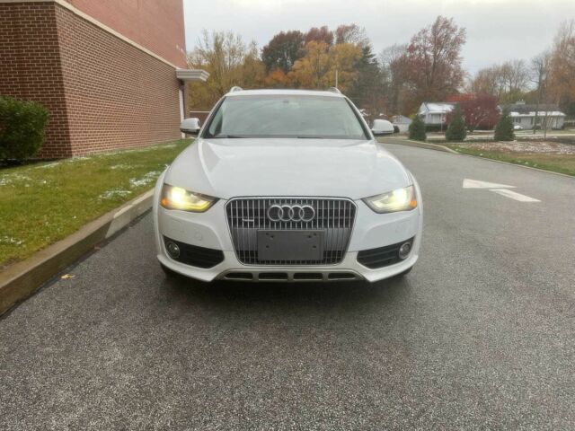 Белый Ауди А4, объемом двигателя 2 л и пробегом 77 тыс. км за 13800 $, фото 1 на Automoto.ua