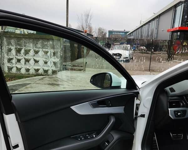 Белый Ауди А4, объемом двигателя 2.97 л и пробегом 310 тыс. км за 18900 $, фото 16 на Automoto.ua