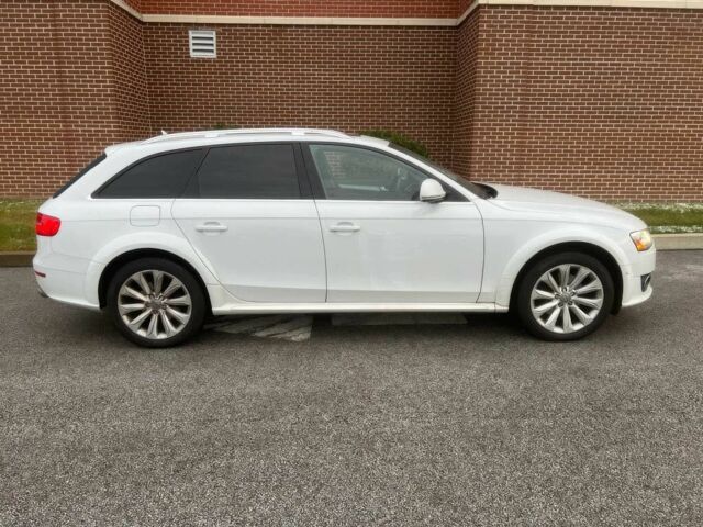 Белый Ауди А4, объемом двигателя 2 л и пробегом 77 тыс. км за 13800 $, фото 3 на Automoto.ua