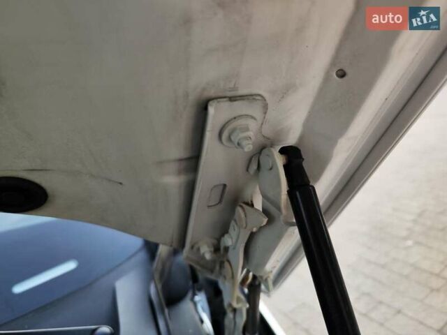 Белый Ауди А4, объемом двигателя 2 л и пробегом 228 тыс. км за 17850 $, фото 56 на Automoto.ua