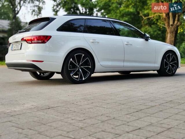 Белый Ауди А4, объемом двигателя 2 л и пробегом 228 тыс. км за 17850 $, фото 4 на Automoto.ua