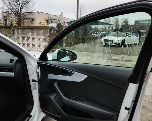 Белый Ауди А4, объемом двигателя 2.97 л и пробегом 310 тыс. км за 18900 $, фото 14 на Automoto.ua