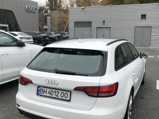 Білий Ауді А4, об'ємом двигуна 2 л та пробігом 220 тис. км за 19800 $, фото 2 на Automoto.ua