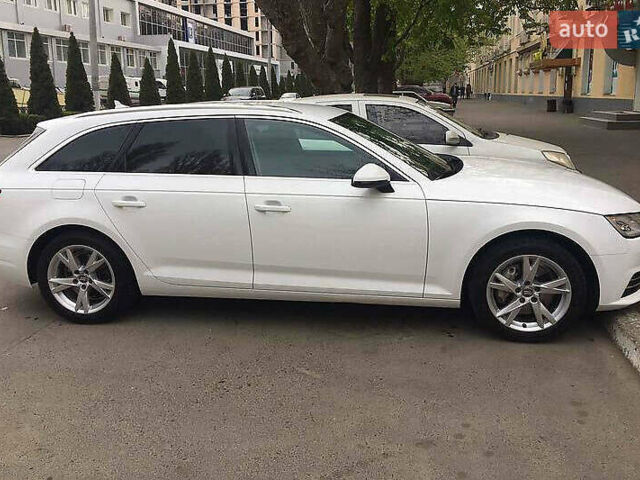 Ауді А4 2017 у Києві на Automoto.ua Білий Ауді А4, об'ємом двигуна 1.97 л та пробігом 270 тис. км за 14800 $, фото 3 на Automoto.ua