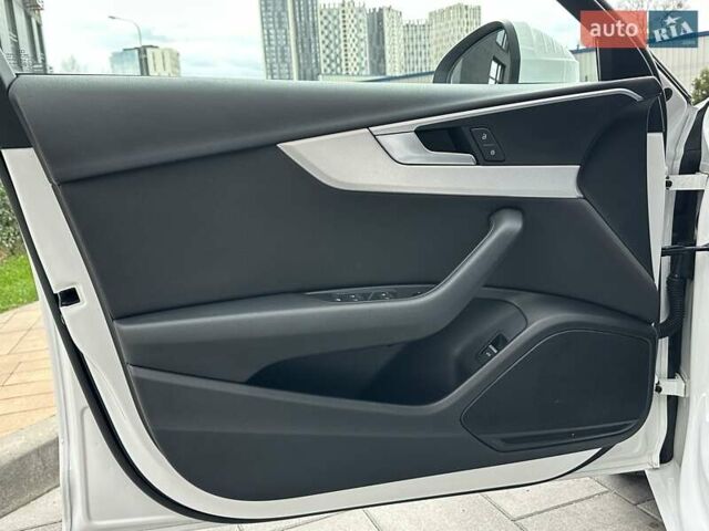 Ауді А4 2017 у Києві на Automoto.ua Білий Ауді А4, об'ємом двигуна 2 л та пробігом 227 тис. км за 16333 $, фото 12 на Automoto.ua