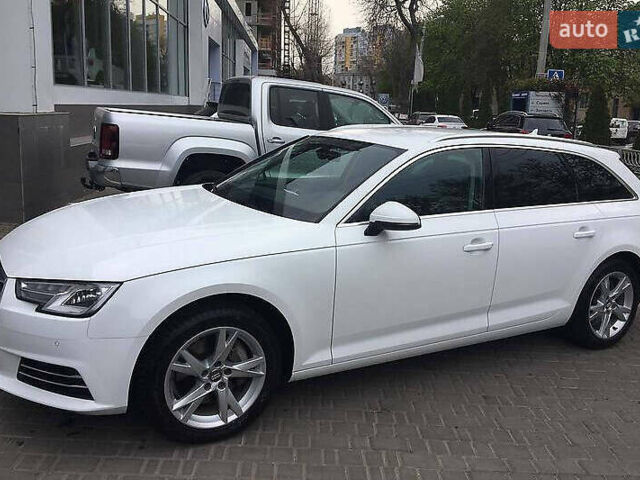 Ауді А4 2017 у Києві на Automoto.ua Білий Ауді А4, об'ємом двигуна 1.97 л та пробігом 270 тис. км за 14800 $, фото 1 на Automoto.ua