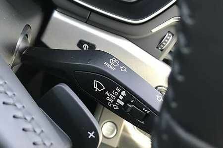 Білий Ауді А4, об'ємом двигуна 2 л та пробігом 270 тис. км за 12800 $, фото 1 на Automoto.ua